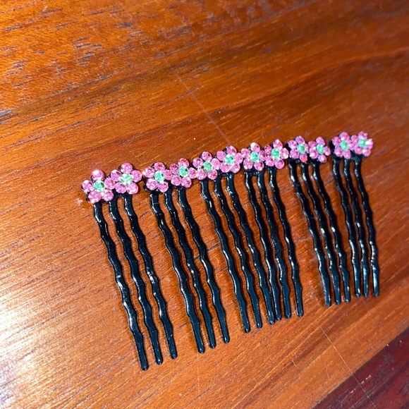 Pink flower barrettes (6-pack) - Picture 1 of 3